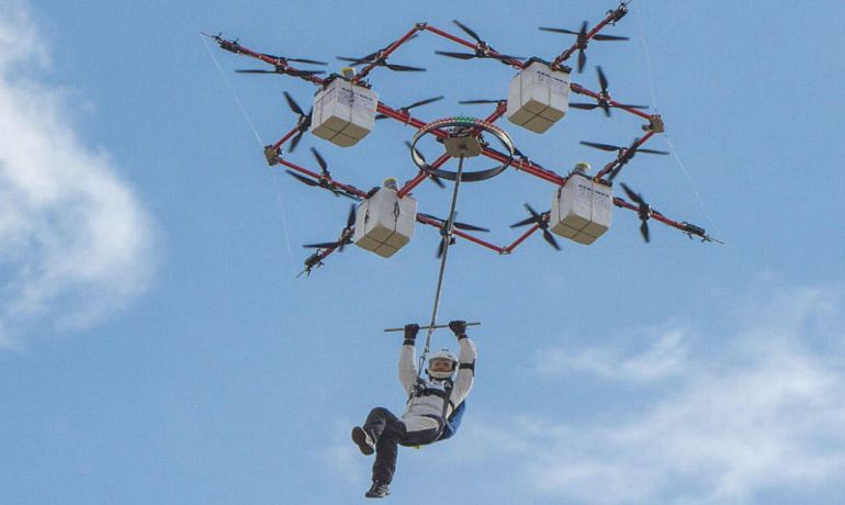 Dünyada ilk dəfə: dronla səmaya qalxdı, atıldı - V