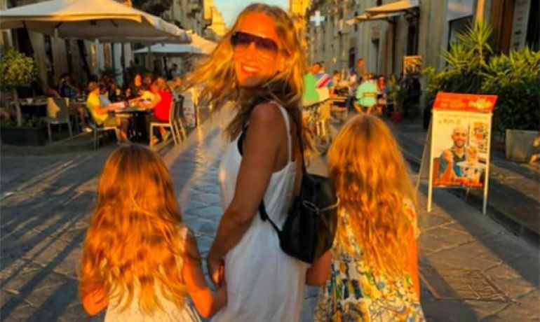 Sara ilk dəfə qızları ilə şəkil paylaşdı - FOTO