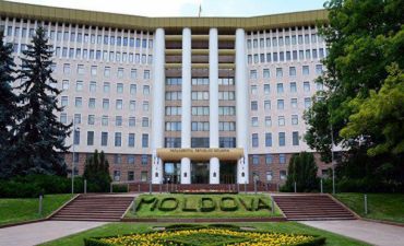 Moldova 5 rusiyalı diplomatı 