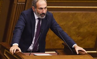 Ermənistan ziddiyyətlərin məngənəsində