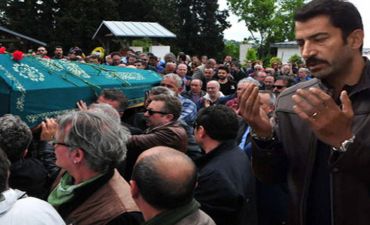 Məşhur aktyorun yas mərasimindən VİDEO - FOTO