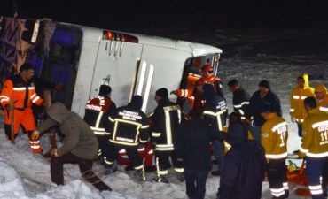 Türkiyədə ağır yol qəzası baş verib: 1 ölü, 21 yar