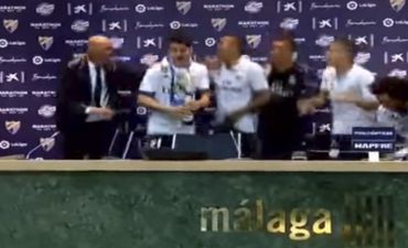 Zinəddin Zidan mətbuat konfransında oynadı - VİDEO