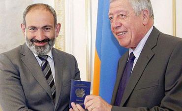 Fransız deputat Ermənistan vətəndaşı oldu
