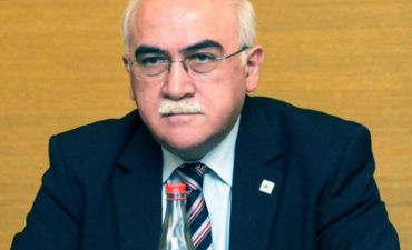 İsa Qəmbər Türkiyəyə müalicəyə getdi