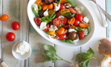 Ləzzətli və yüngül yay salatları