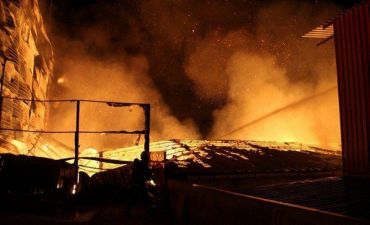 Türkiyədə fabrik yanır