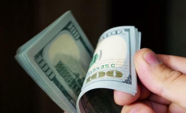 Dollar ucuzlaşdı