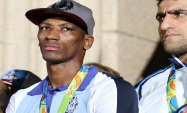 2 boksçumuz cəzalandırıldı