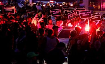ABŞ-da polislə etirazçılar arasında toqquşma: 13 n