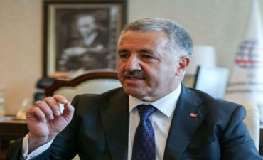 Bakı-Tbilisi-Qars dəmir yolu ilə sərnişinlərin daş