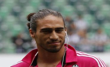 Uruqvaylı müdafiəçi yenidən A Seriyasında