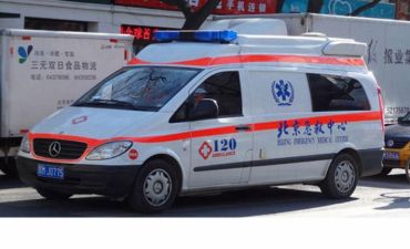 Çinin torpaq sürüşməsi: 100 nəfər dağıntılar altın
