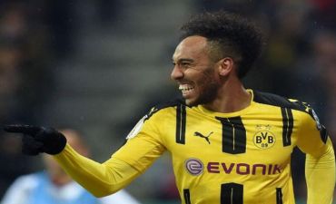 Obameyanq Bundesliqada ən yaxşı seçildi