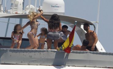 Üç futbol ulduzu ailəvi istirahətdədir - FOTO