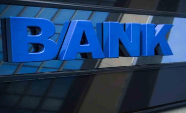 Rusiyanın ən böyük kommersiya bankı iflas etdi