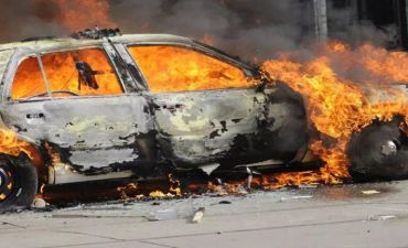Terrorçu hərbçilərin olduğu maşının yaxınlığında ö