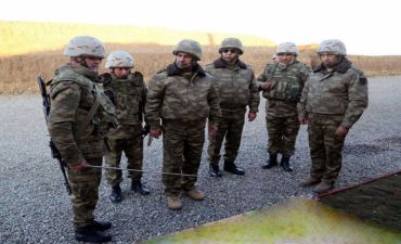 Müdafiə naziri ön cəbhəyə yollandı - FOTO