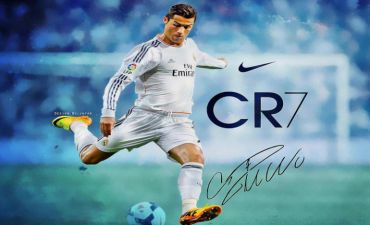 Ronaldo CR7 ətrini təqdim edib