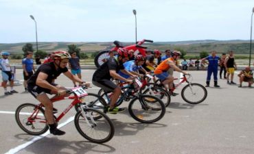 Jurnalistlər velosiped yarışına çıxdılar - FOTO