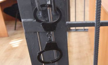 12 milyon dollarlıq dələduzluq işində xidmətçi ifa