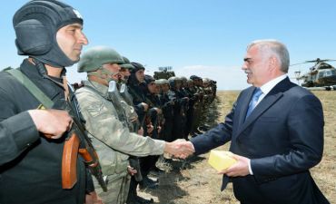 Vasif Talıbov hərbi təlimlərə baş çəkdi - FOTO