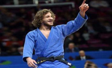 Hidayət Heydərov Minskdə erməni rəqibinə qalib gəl