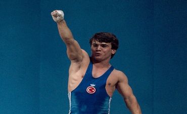 Olimpiya çempionu ölümə də qalib gəldi - FOTO