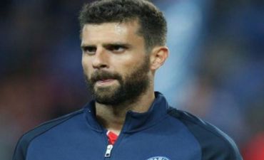 PSJ təcrübəli futbolçusu ilə yollarını ayırır