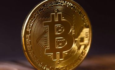 Bitkoin 8 min dolları keçdi