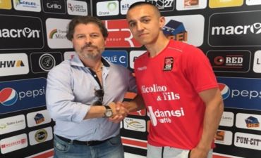 Əlcəzair millisinin üzvü 